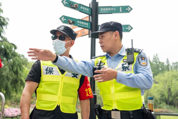 鼎合网配资 “五一”假期，打卡网红景点，安全有保障！长宁警方这样做……